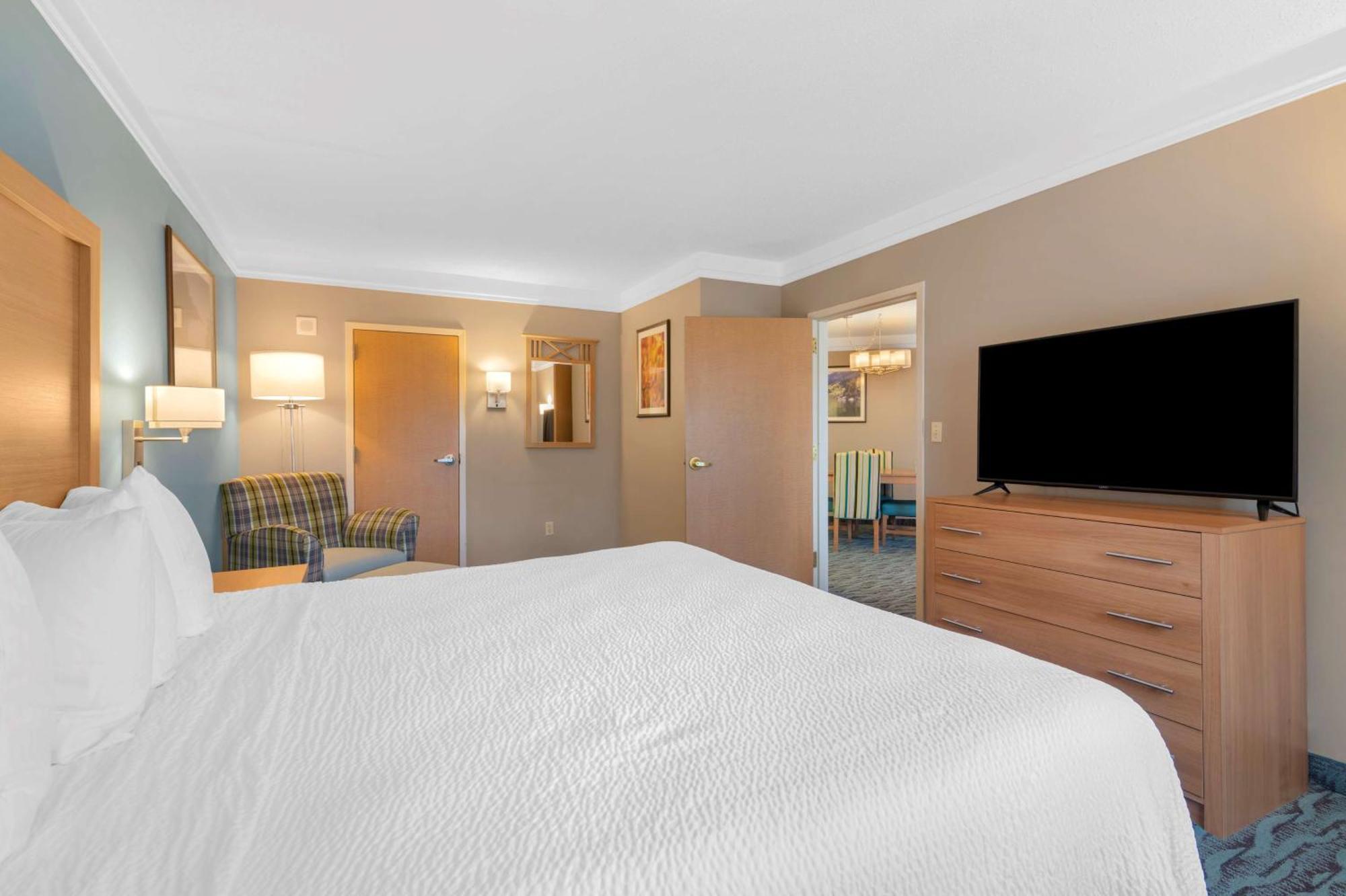 Best Western Plus Executive Court Inn & Conference Center Manchester Exterior photo
